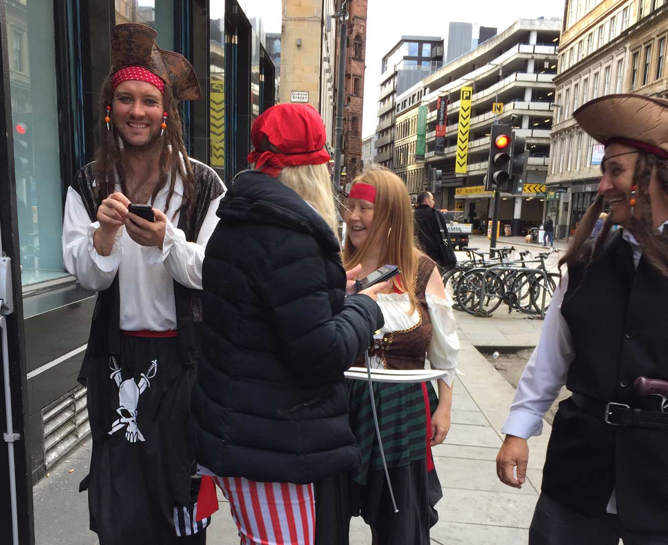 Pirates, Glasgow, Huntfun