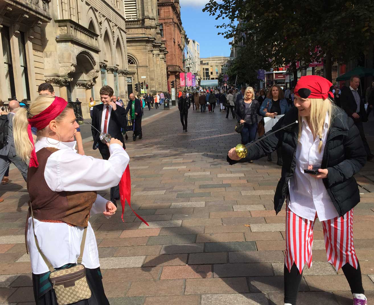 Pirates, Glasgow, Huntfun